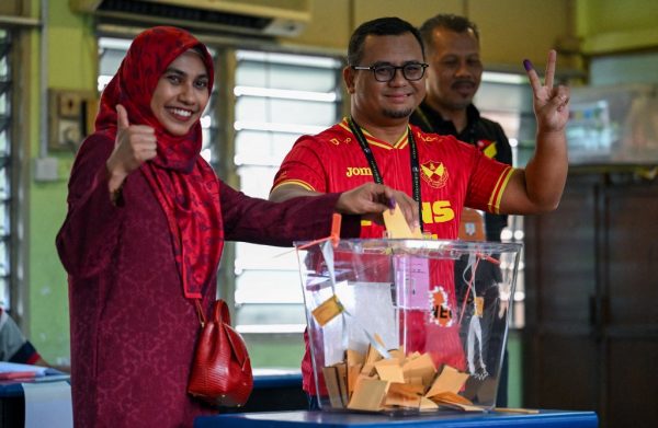, Malaysians vote in six states in polls seen as referendum on Anwar, We love Thailand